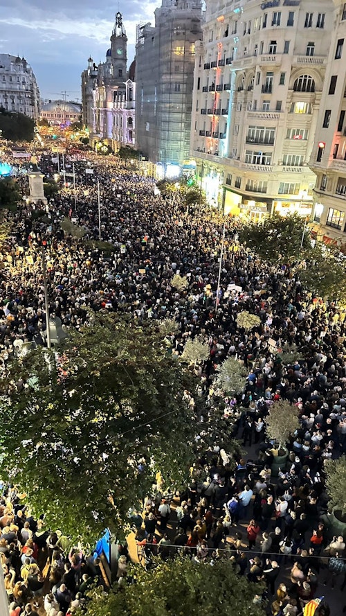DIRECTO | Clamor en las calles de Valencia contra la gestión política de la DANA