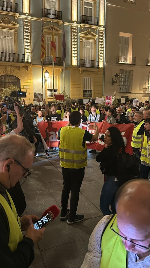 DIRECTO | Clamor en las calles de Valencia contra la gestión política de la DANA