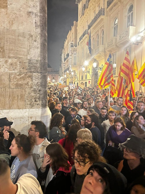 DIRECTO | Clamor en las calles de Valencia contra la gestión política de la DANA