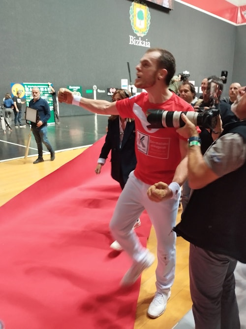 Laso, campeón del Cuatro y Medio (22-19)