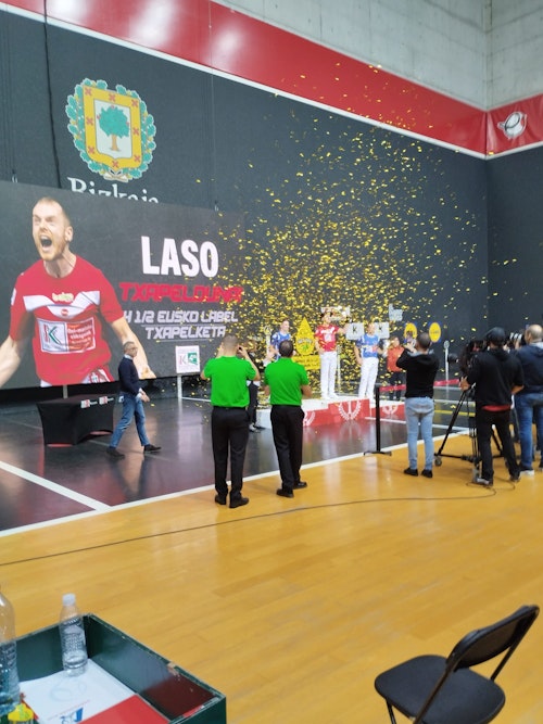 Laso, campeón del Cuatro y Medio (22-19)