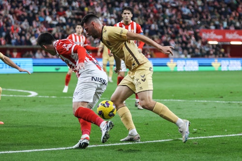 El Málaga logra en Gijón su primer triunfo a domicilio (1-3)