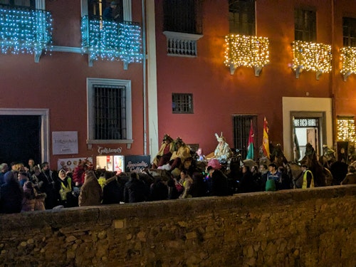 Así hemos vivido la Cabalgata del Heraldo Real en Granada