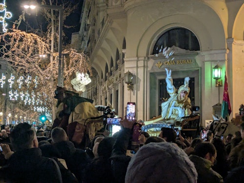 Así hemos vivido la Cabalgata del Heraldo Real en Granada