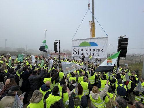 Así hemos narrado la manifestación contra el fin de la central de Almaraz