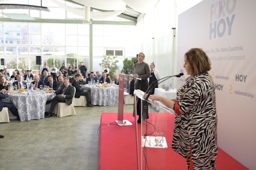 Así hemos narrado los anuncios de la presidenta de la Junta en Foro HOY