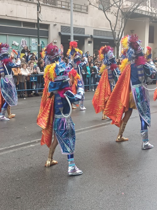 Así hemos contado el desfile infantil de comparsas del Carnaval de Badajoz