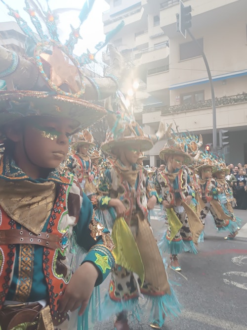 Así hemos contado el desfile infantil de comparsas del Carnaval de Badajoz