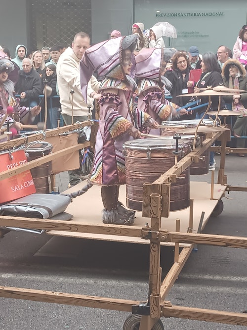 Así hemos contado el desfile infantil de comparsas del Carnaval de Badajoz