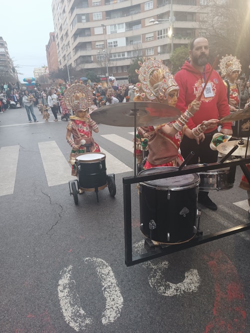 Así hemos contado el desfile infantil de comparsas del Carnaval de Badajoz
