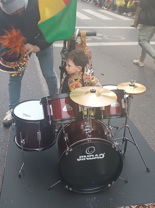 Así hemos contado el desfile infantil de comparsas del Carnaval de Badajoz