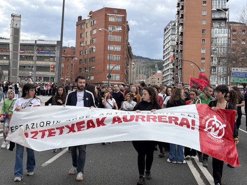 1.500 jóvenes recorren Bilbao en protesta por el desalojo del gaztetxe de Rekalde