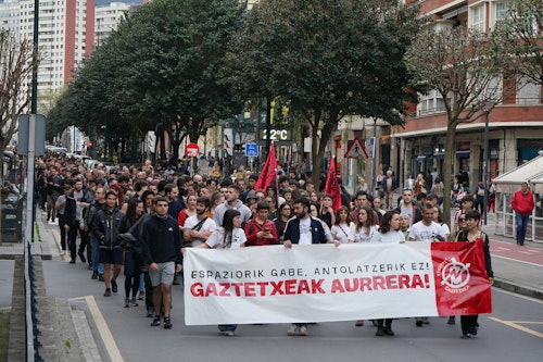1.500 jóvenes recorren Bilbao en protesta por el desalojo del gaztetxe de Rekalde