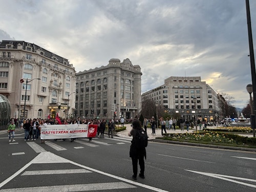 1.500 jóvenes recorren Bilbao en protesta por el desalojo del gaztetxe de Rekalde