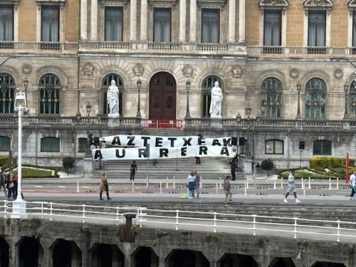 1.500 jóvenes recorren Bilbao en protesta por el desalojo del gaztetxe de Rekalde
