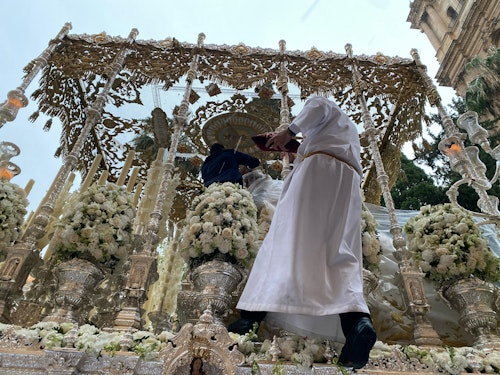 Directo| Penas, Rescate, Sentencia y Humillación suspenden sus salidas y el Rocío y Nueva Esperanza se vuelven