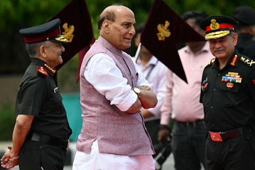 India ejerció su "derecho a responder" a agresión paquistaní, dice su ministro de Defensa