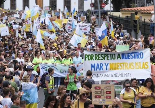 Así hemos contado en directo las manifestaciones del 18M &#039;Canarias tiene un límite&#039;