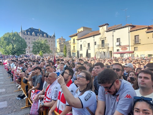 Así contamos en directo el día después del ascenso de la Cultural a Segunda