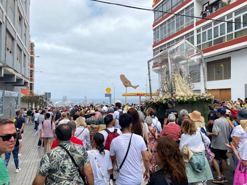 La Bajada de la Virgen del Pino: concluye el recorrido, la patrona ya está dentro de la catedral