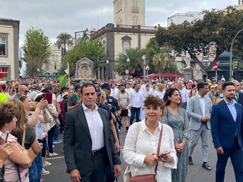 La Bajada de la Virgen del Pino: concluye el recorrido, la patrona ya está dentro de la catedral