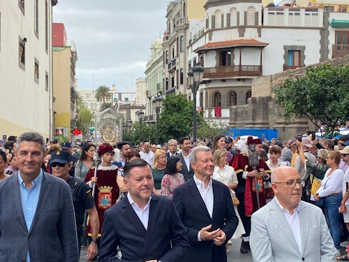 La Bajada de la Virgen del Pino: concluye el recorrido, la patrona ya está dentro de la catedral