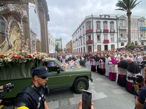 La Bajada de la Virgen del Pino: concluye el recorrido, la patrona ya está dentro de la catedral