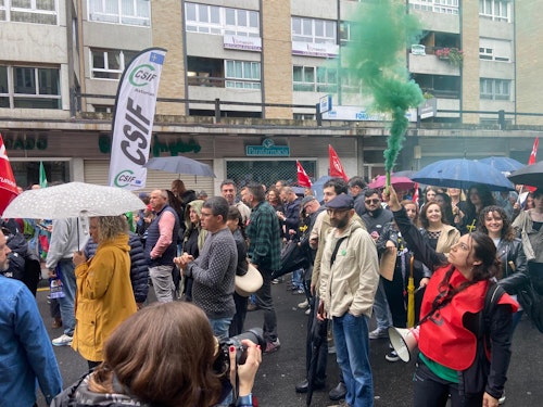 Así ha sido la multitudinaria protesta por la educación: «Mañana habrá huelga»