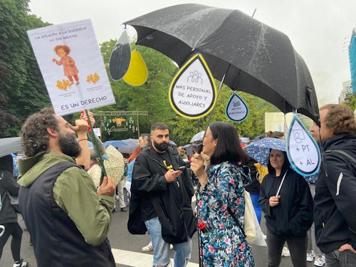Así ha sido la multitudinaria protesta por la educación: «Mañana habrá huelga»