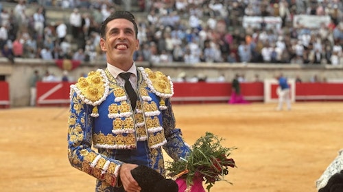 En directo, Nimes: Marco Pérez conquista el anfiteatro en su alternativa