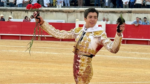 En directo, Nimes: Marco Pérez conquista el anfiteatro en su alternativa