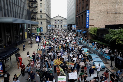 Protestas y enfrentamientos también en Chicago