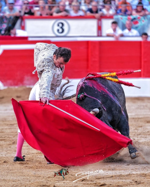 Final del festejo: Damián Castaño corta una oreja y acaricia la puerta grande en una tarde épica en Santander