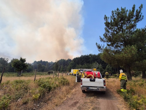 Incendio en La Alberca: vecinos desalojados, nivel 2 y más de 40 medios