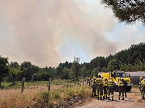 Incendio en La Alberca: vecinos desalojados, nivel 2 y más de 40 medios