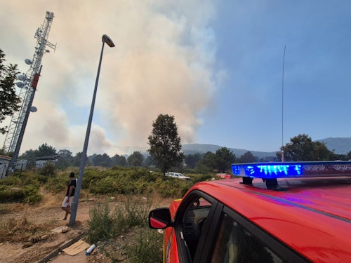 Incendio en La Alberca: vecinos desalojados, nivel 2 y más de 40 medios