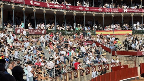 El primer cartel de figuras, en directo desde La Glorieta: Roca Rey no convence en el sexto