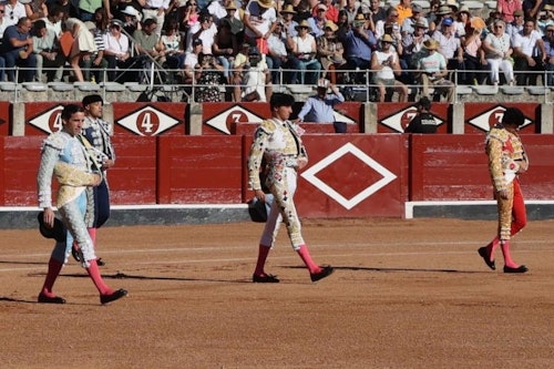El primer cartel de figuras, en directo desde La Glorieta: Roca Rey no convence en el sexto