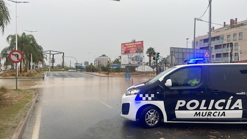Rescate de conductores y carreteras cortadas por las fuertes lluvias en la Región de Murcia