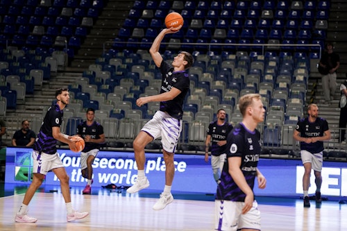 El Unicaja se estrena con una sonrisa (86-68)