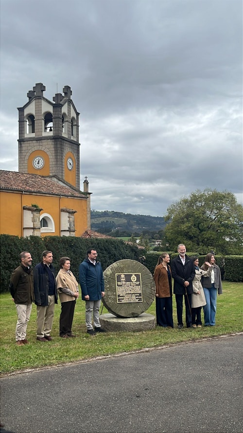 «¡Valdesoto es un pueblo afayadizu!»: así te hemos contado el recorrido de la Familia Real