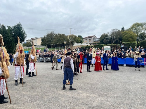 «¡Valdesoto es un pueblo afayadizu!»: así te hemos contado el recorrido de la Familia Real