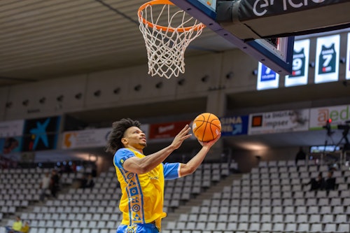 Bàsquet Girona - Dreamland Gran Canaria: partido, parciales y resultado, en directo