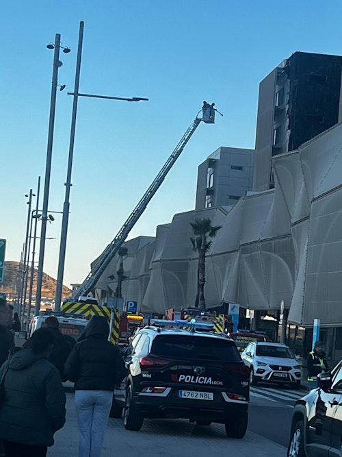 Así hemos contado en directo el incendio del hospital Santa Lucía de Cartagena