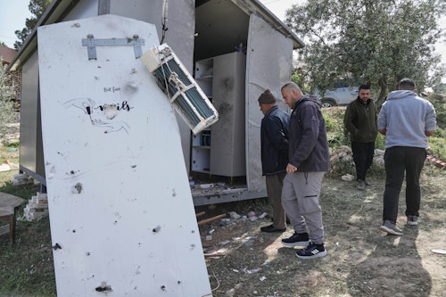 Σε φωτογραφίες: Ιρανικές επιδρομές έπληξαν το Τελ Αβίβ και τη Δυτική Όχθη