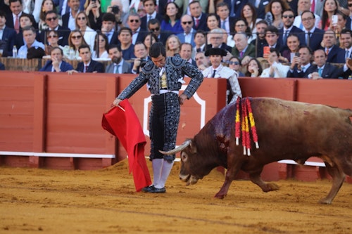 Toros en Sevilla, en directo: sigue la corrida del Domingo de Resurrección con Morante, Roca Rey y David de Miranda