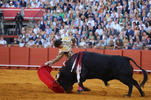 Toros en Sevilla, en directo: sigue la corrida del Domingo de Resurrección con Morante, Roca Rey y David de Miranda