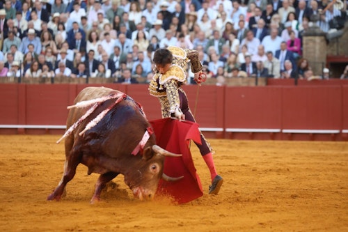 Toros en Sevilla, en directo: sigue la corrida del Domingo de Resurrección con Morante, Roca Rey y David de Miranda