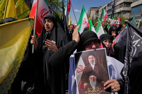 En images - Les Iraniens se rassemblent pour marquer le 40e jour de deuil en hommage au guide suprême Khamenei