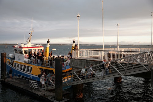 đ· En images â le Cap-Ferret Ă©vacuĂ© par bateaux